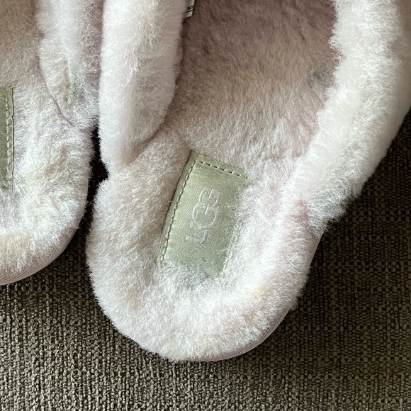 Uggs slipppers - Picture 3 of 6